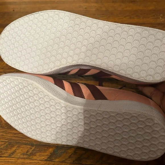 Adidas Gazelles (Men’s 7.5) - Picture 7 of 8